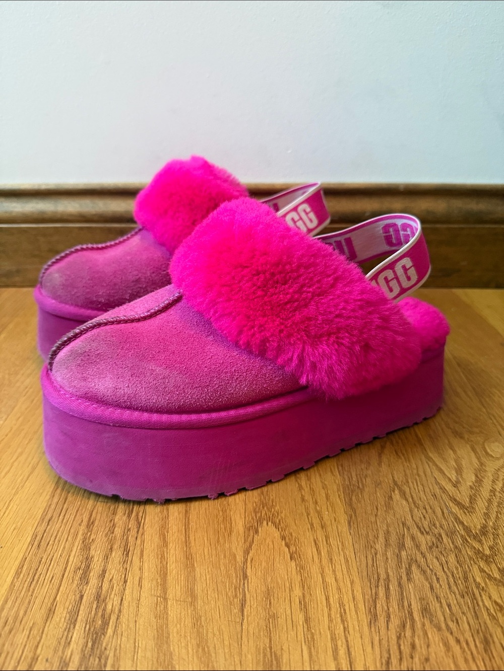UGG Funkette Pink Platform Slippers Women's Size 8 Sheepskin Slingback Slides